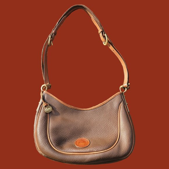 ❝ Dooney & Bourke brown leather purse 🦆. ❞